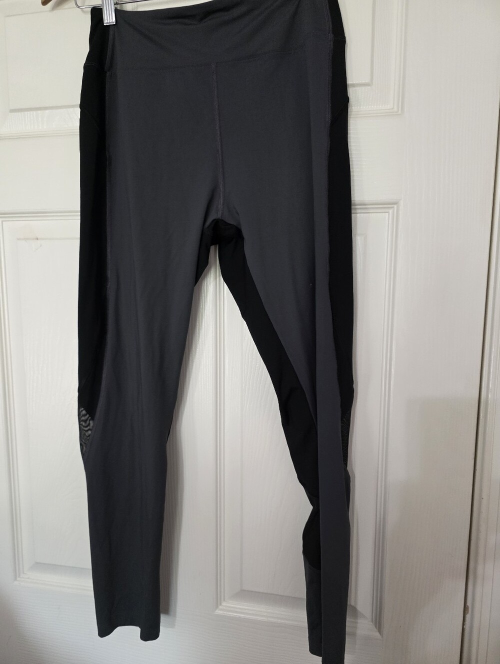 Victoria’s Secret PINK Ultimate Featherweight Grey Black Legging Large Athletic